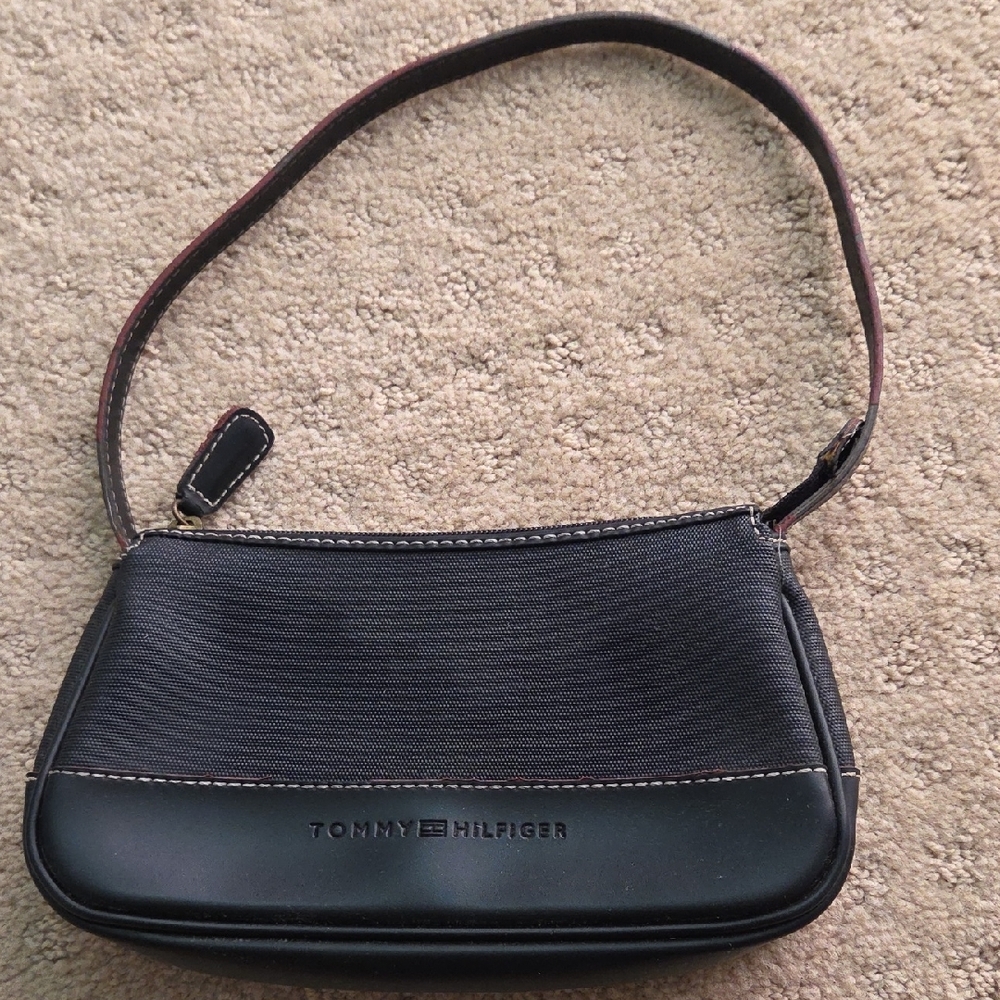 Tommy Hilfiger Black Shoulder Bag